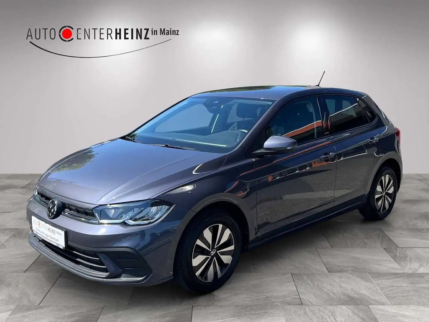 Volkswagen Polo Move Gris - 1