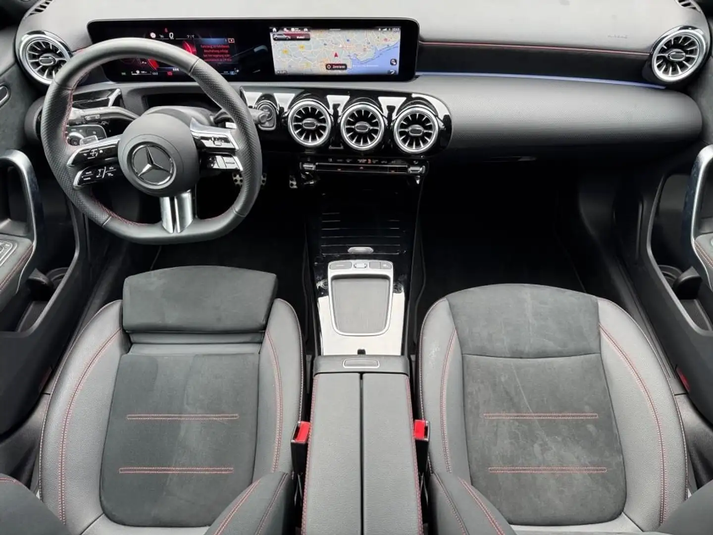Mercedes-Benz A 200 AMG, Winter-P, Pano-D, R-Kamera CarPlay Bianco - 2