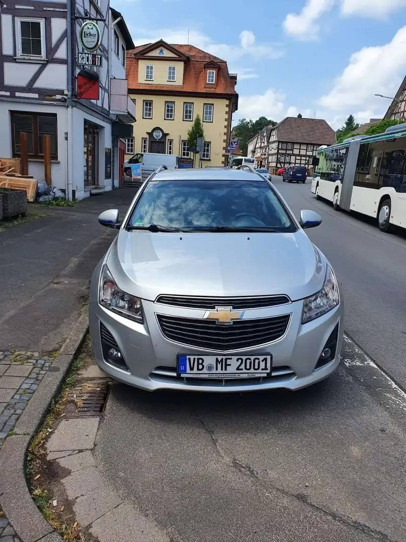 Chevrolet Cruze Kombi Silber - 1