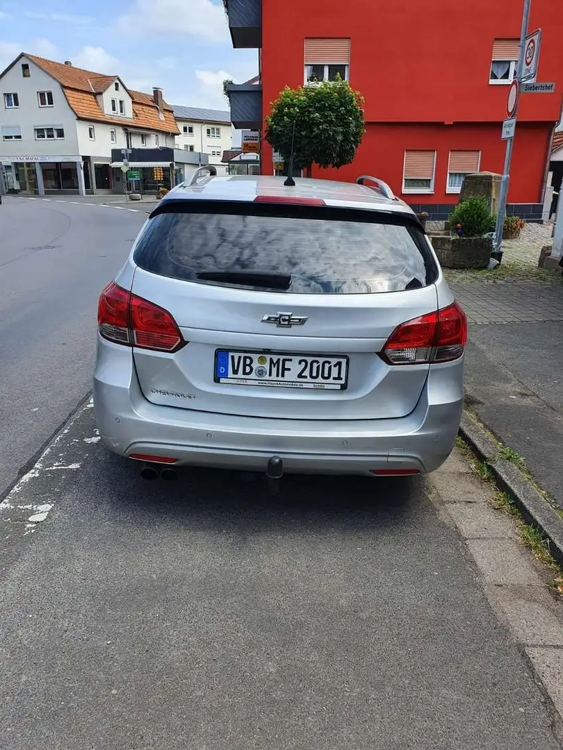 Chevrolet Cruze Kombi Silber - 2