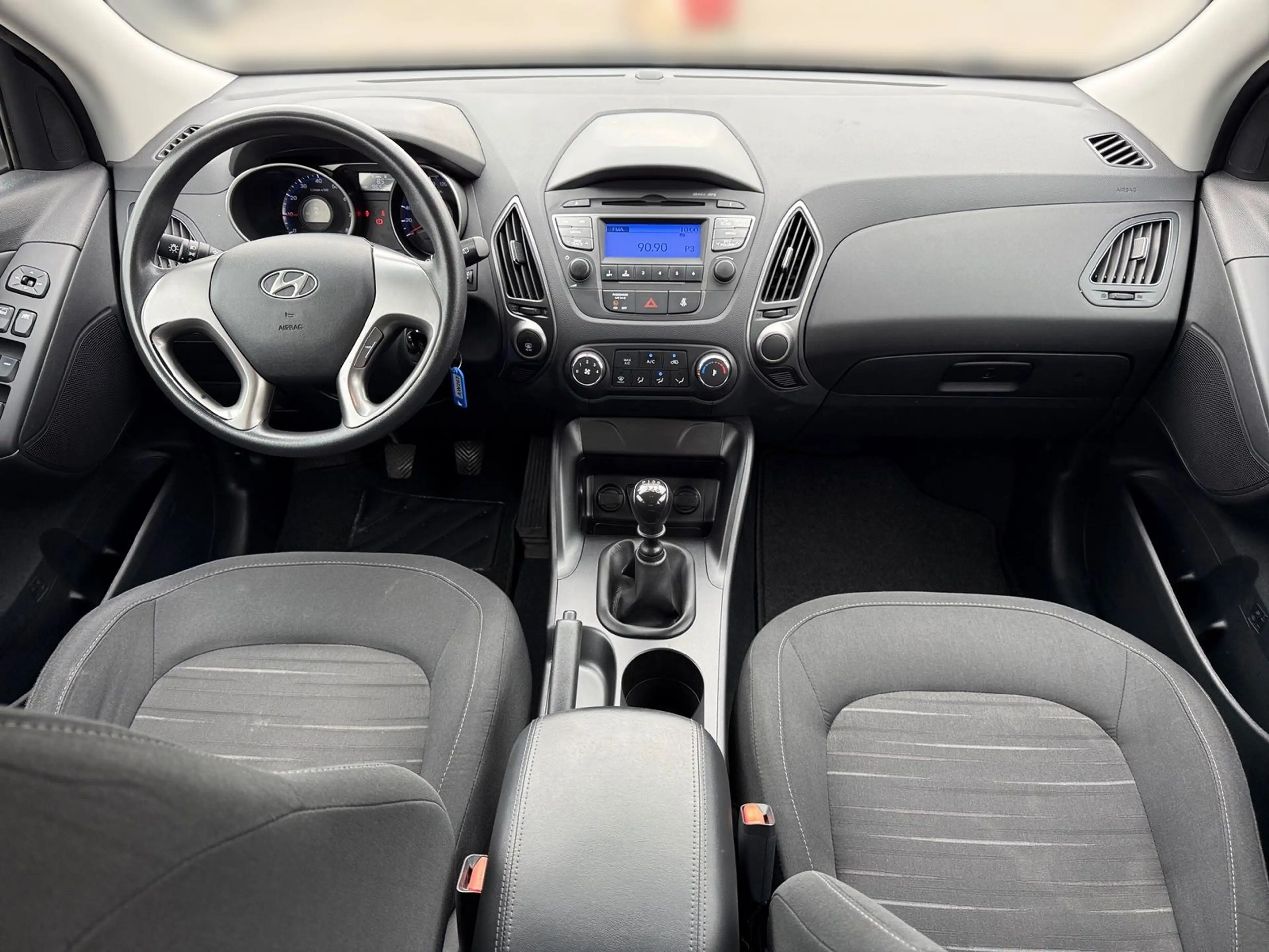 Hyundai iX35 1.6 Classic 2WD Klima PDC USB AUX — photo 12