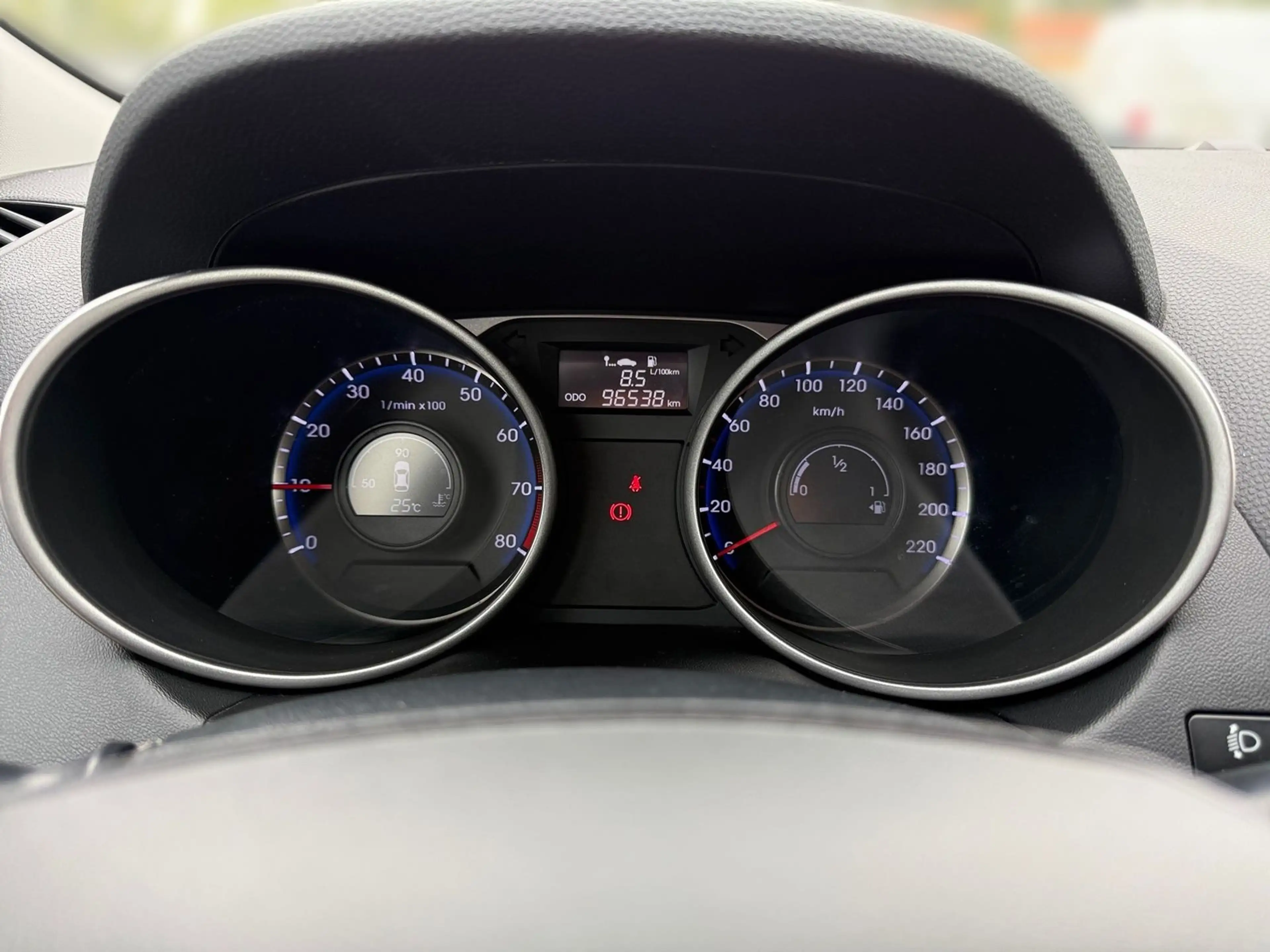 Hyundai iX35 1.6 Classic 2WD Klima PDC USB AUX — photo 11