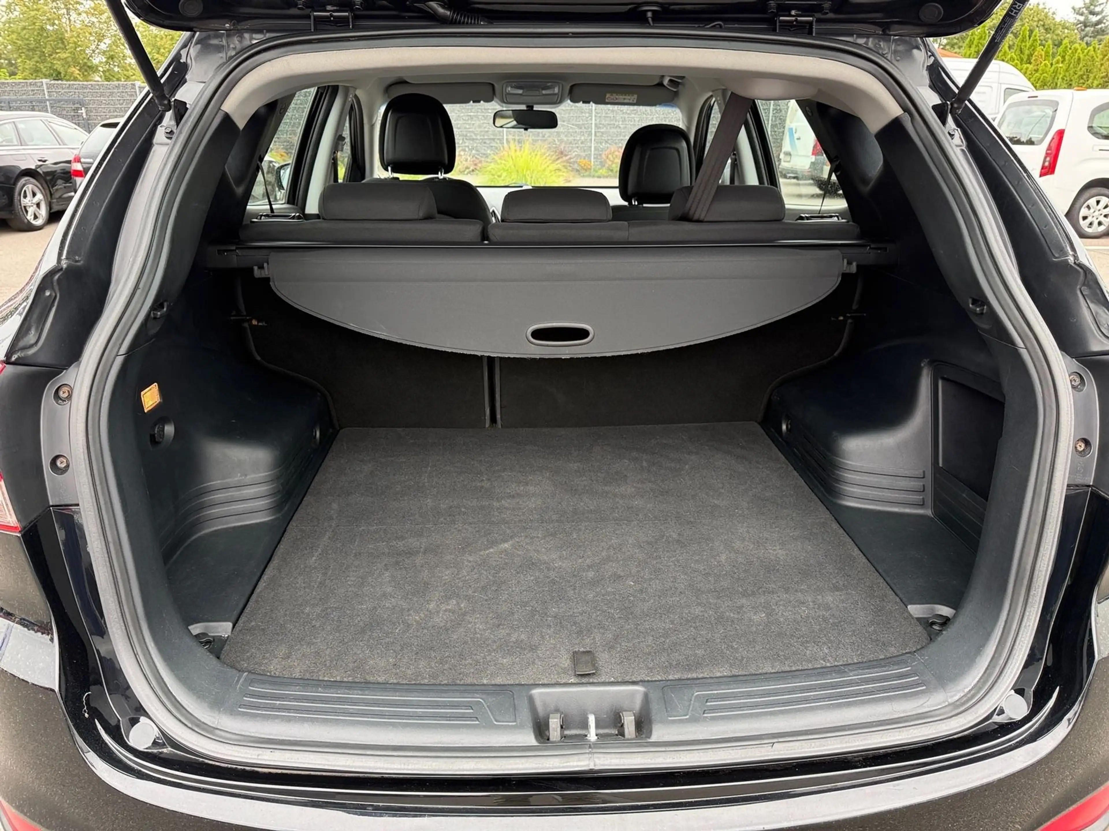 Hyundai iX35 1.6 Classic 2WD Klima PDC USB AUX — photo 9
