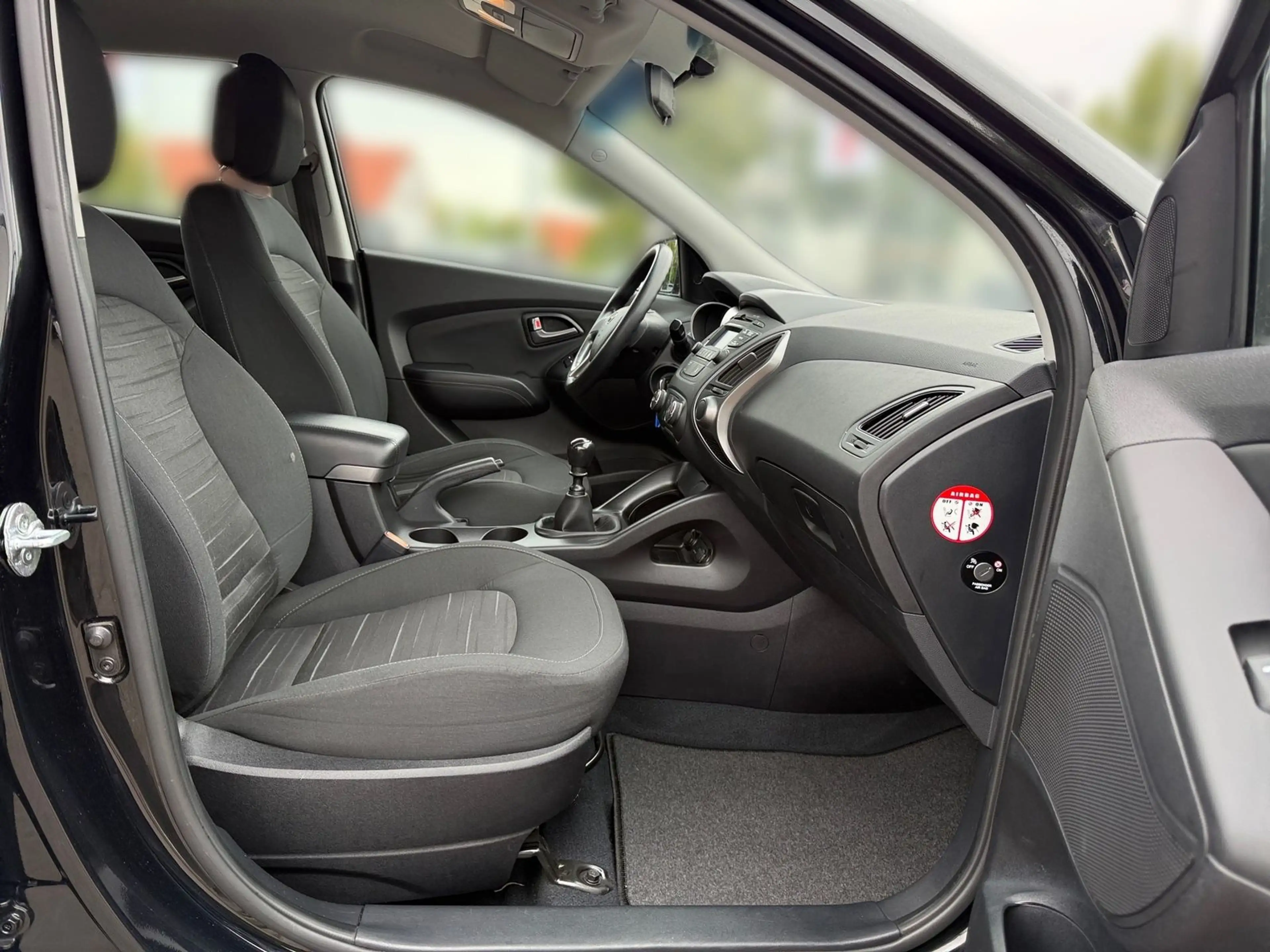 Hyundai iX35 1.6 Classic 2WD Klima PDC USB AUX — photo 15