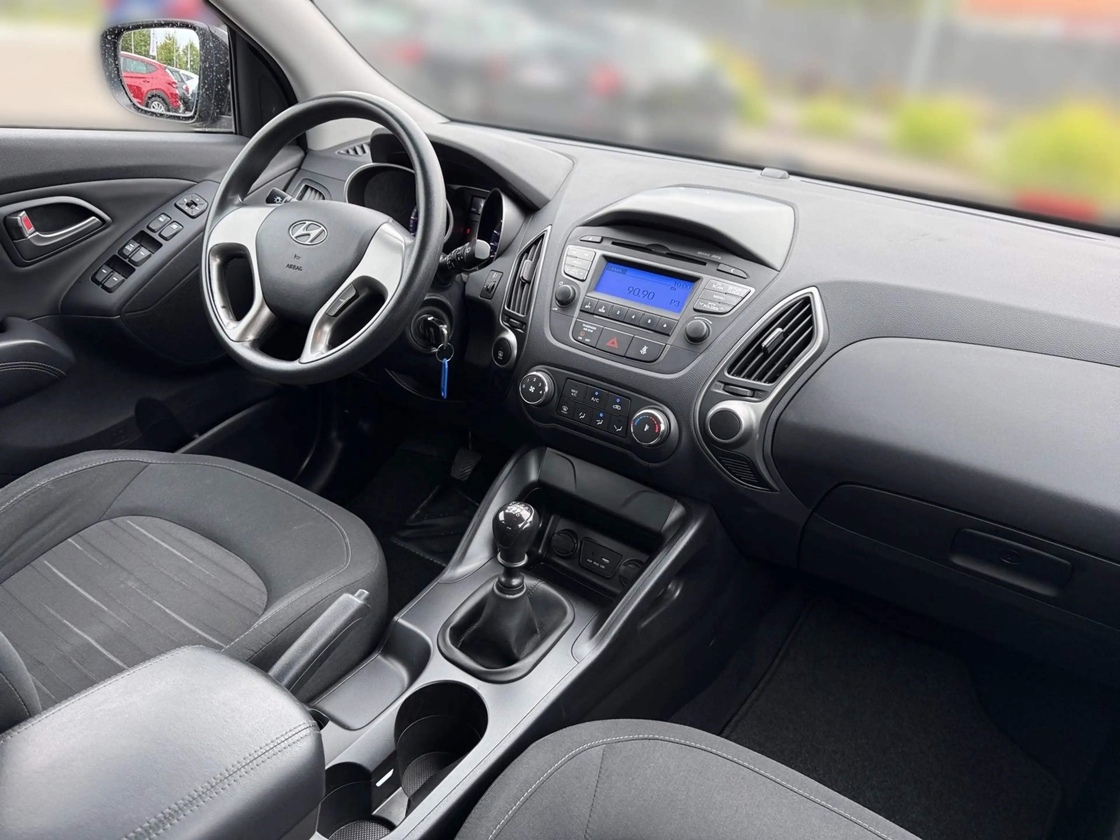 Hyundai iX35 1.6 Classic 2WD Klima PDC USB AUX — photo 14