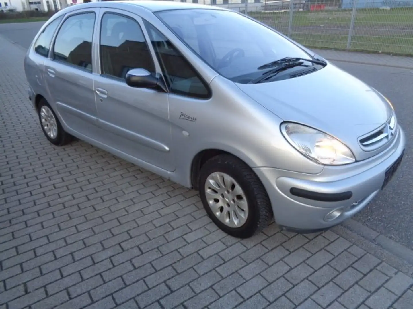 Citroen Xsara Picasso Xsara Picasso 2.0 Automatik Exclusive Top-Edition Silber - 2