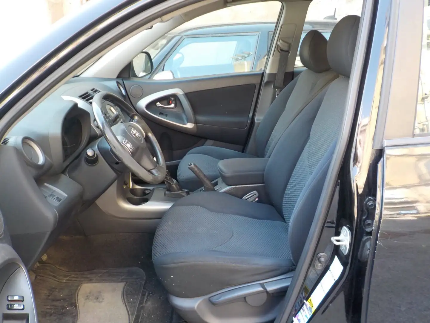 Toyota RAV 4 RAV4 2.2 D-4D 136CV Zwart - 2