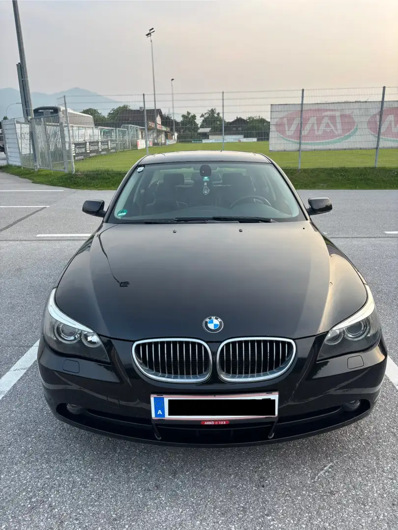 BMW 523 523i Limousine - Advantage Paket Schwarz - 2