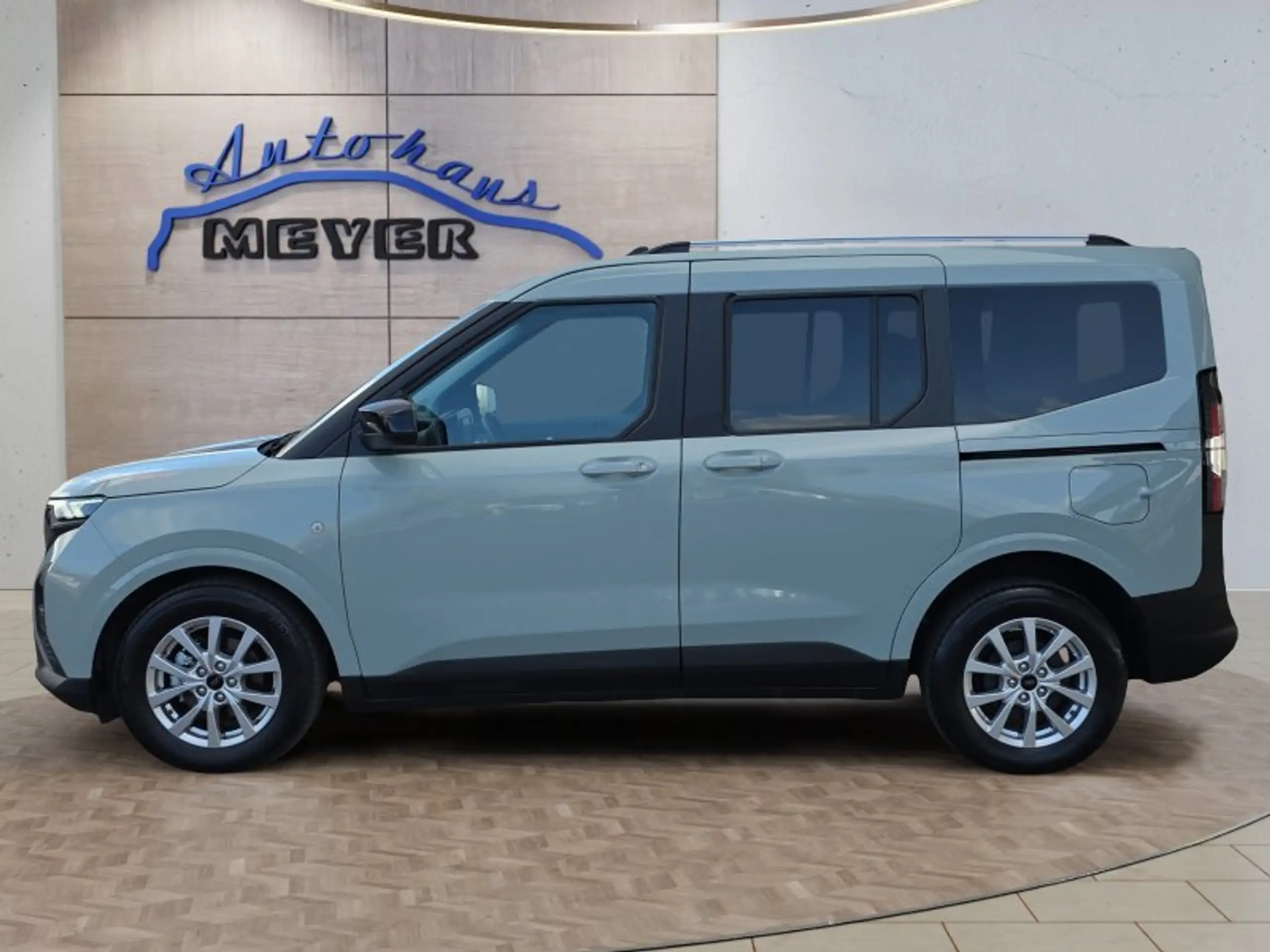 Ford Tourneo Courier 2025