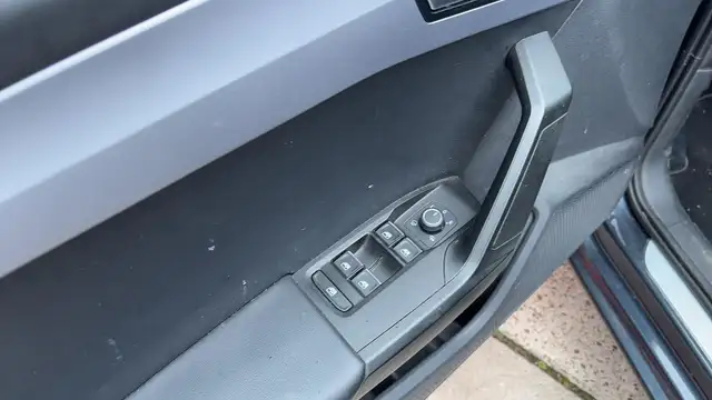 SEAT Leon view 5
