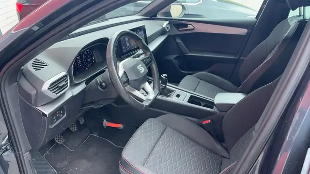SEAT Leon view 4