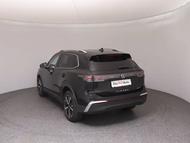 Volkswagen Tiguan view 5
