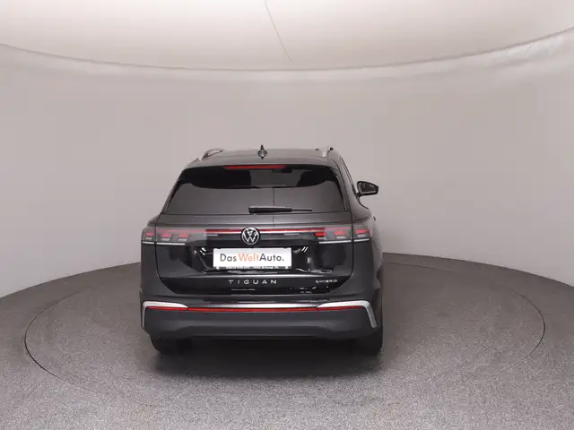 Volkswagen Tiguan view 6
