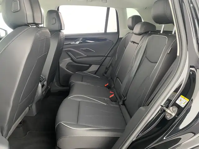 Volkswagen Tiguan view 11