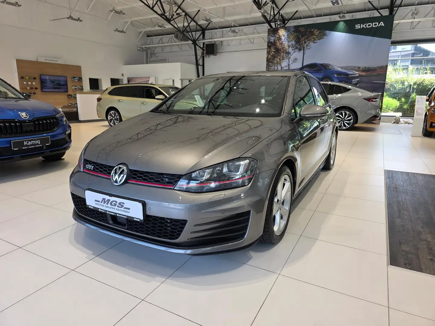 Volkswagen Golf 2.0 TSI GTI Grau - 2