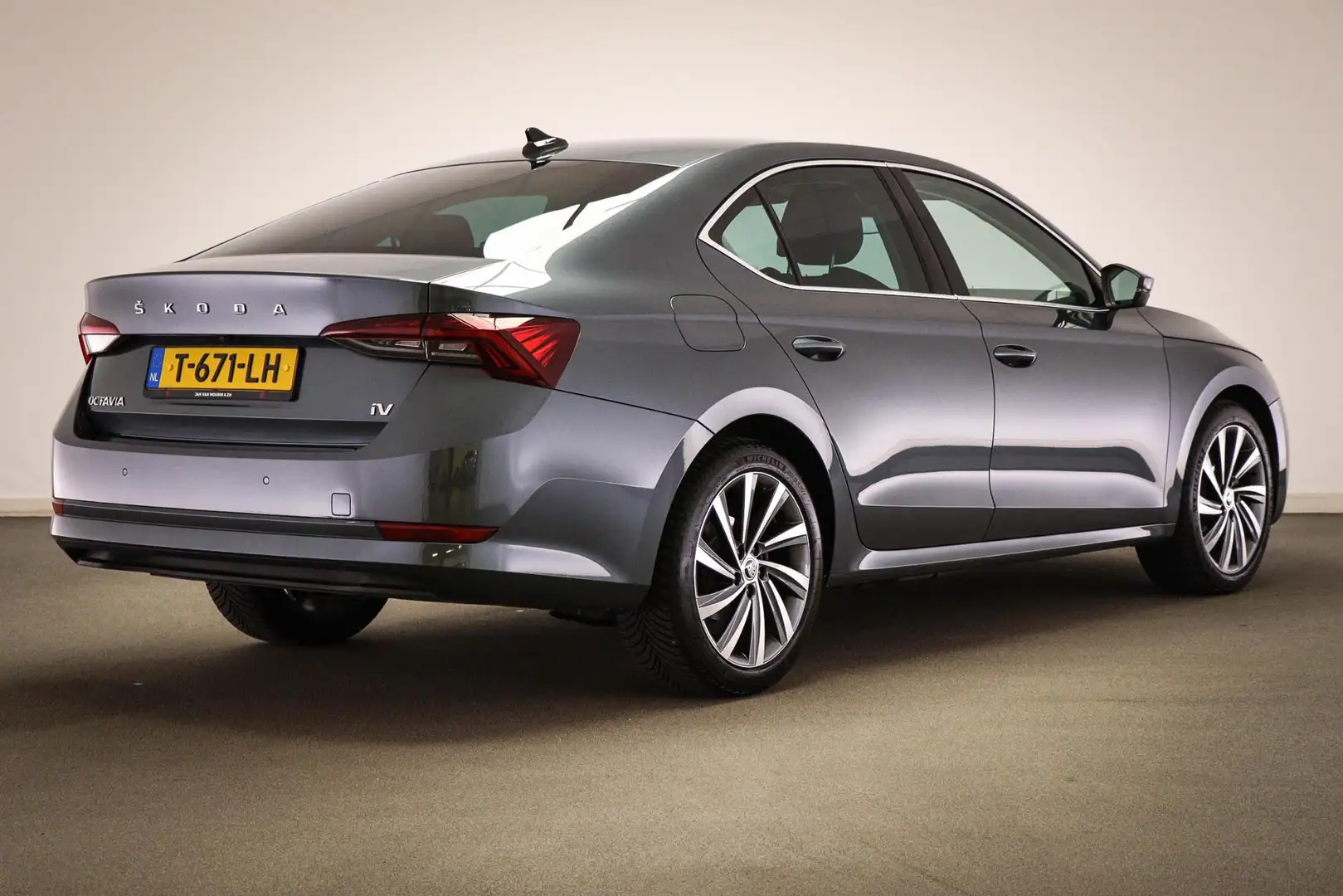 Skoda Octavia 1.4 TSI iV PHEV Sportline Business Gris - 2