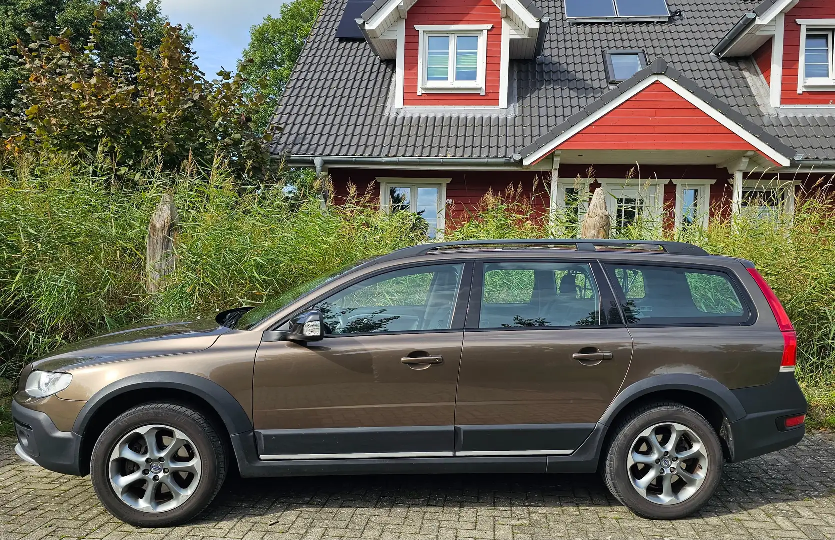Volvo XC70 D4 Geartronic Black Edition Gold - 1