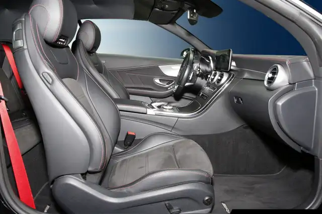 Mercedes-Benz C-Class view 6