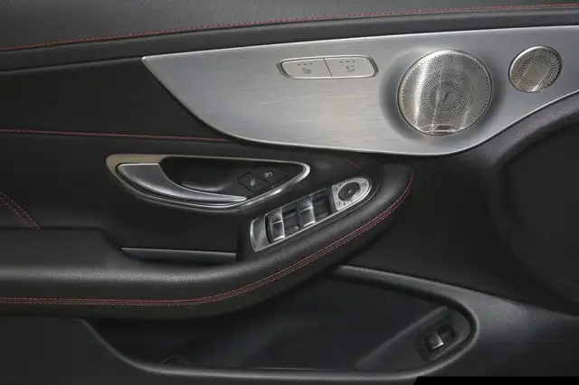 Mercedes-Benz C-Class view 13