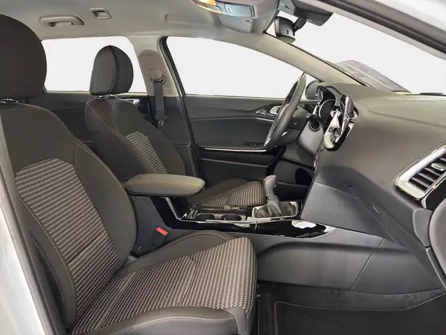 Kia Ceed view 12