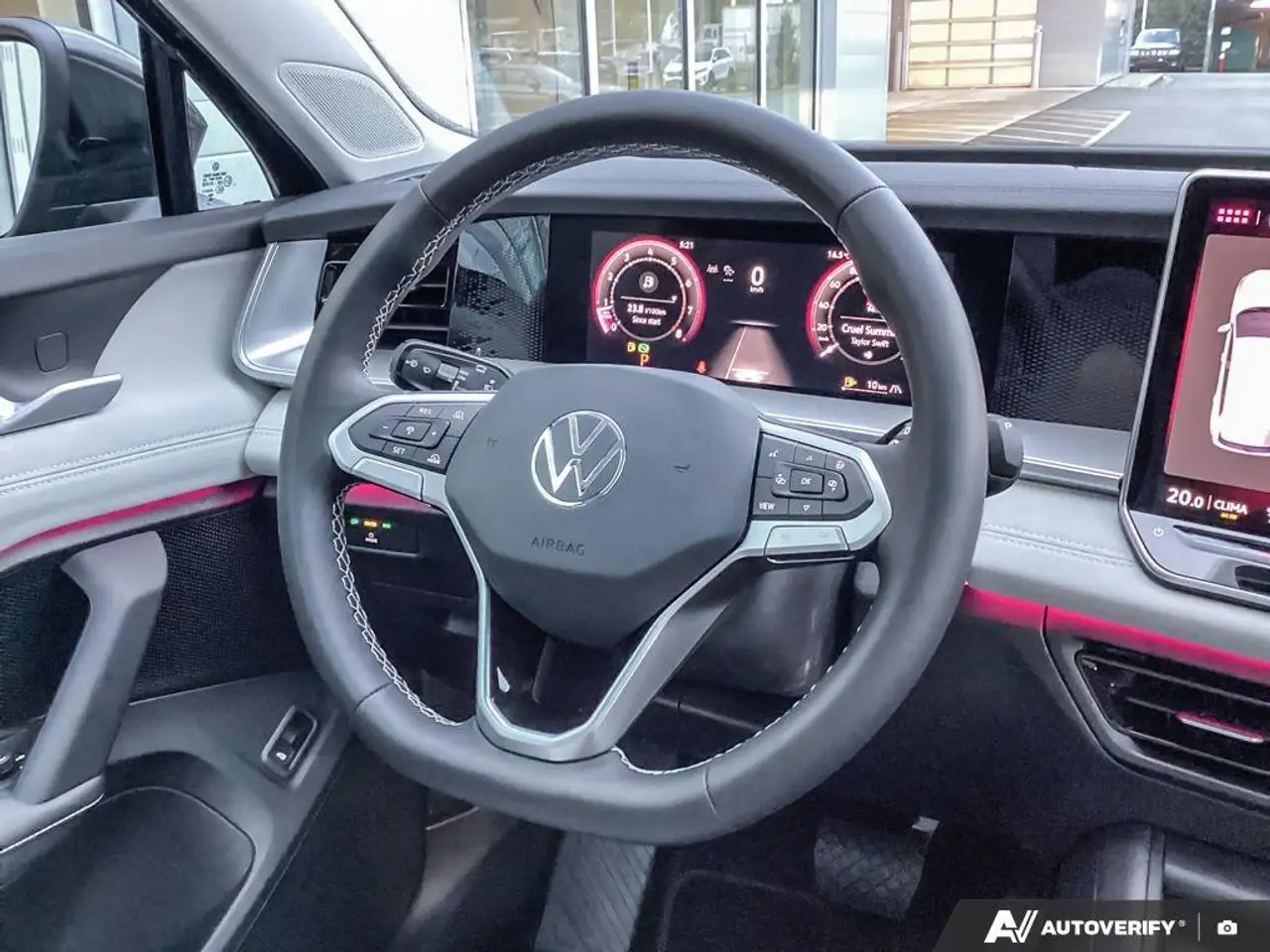 Volkswagen Tiguan снимка Volkswagen Tiguan