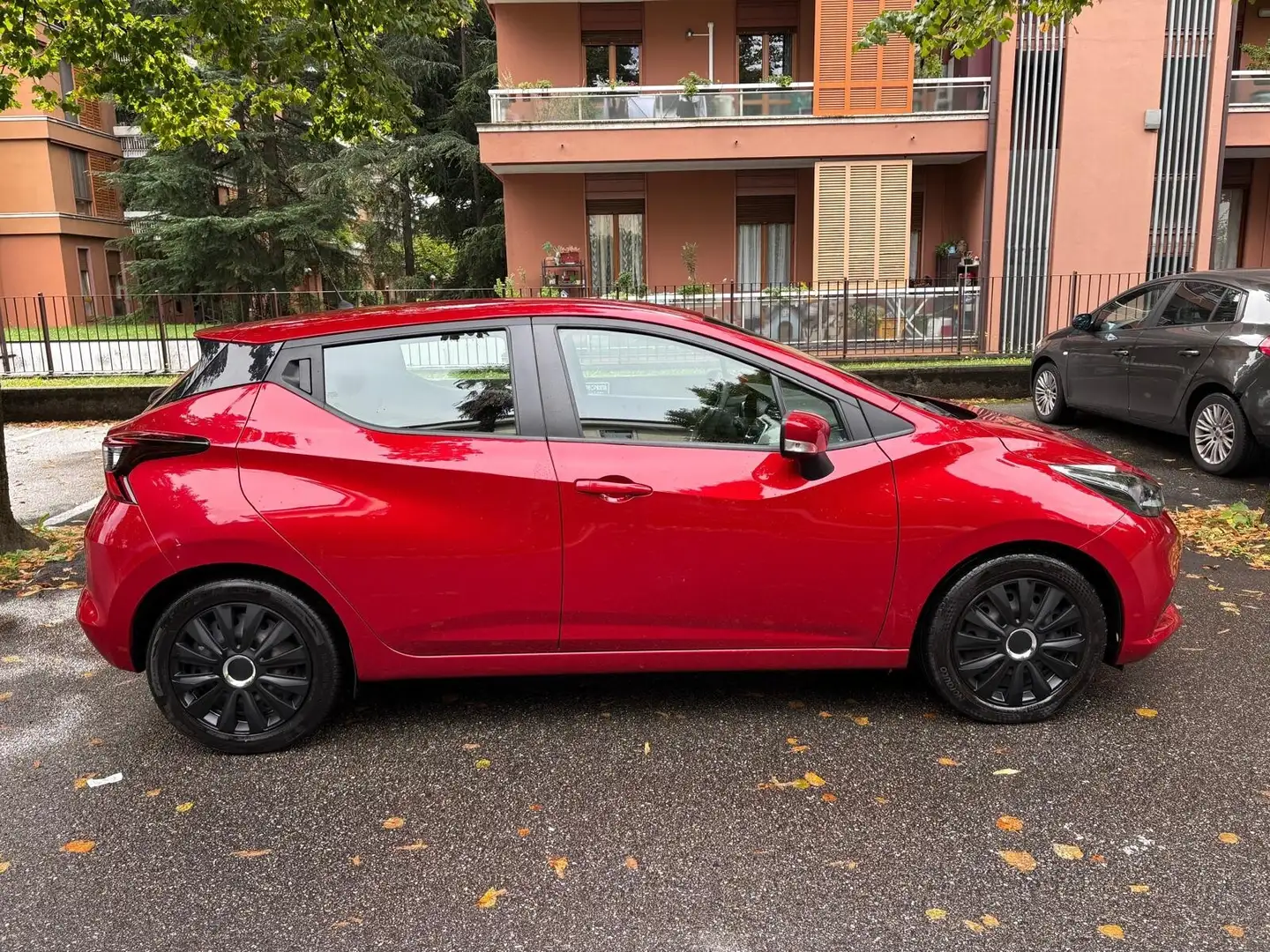 Nissan Micra Micra IG-T 92 5 porte Tekna Rosso - 2