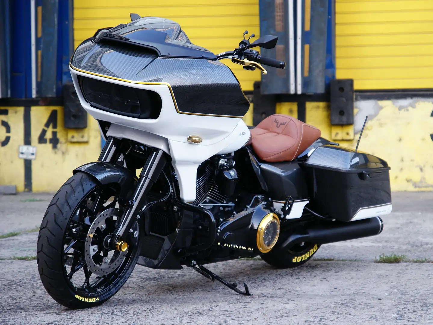 Harley-Davidson Road Glide FLTRXS Special Carbon Edition Fehér - 1