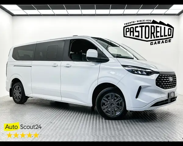 Ford Tourneo Custom 320 2.0 EcoBlue 170CV aut. PL Titanium