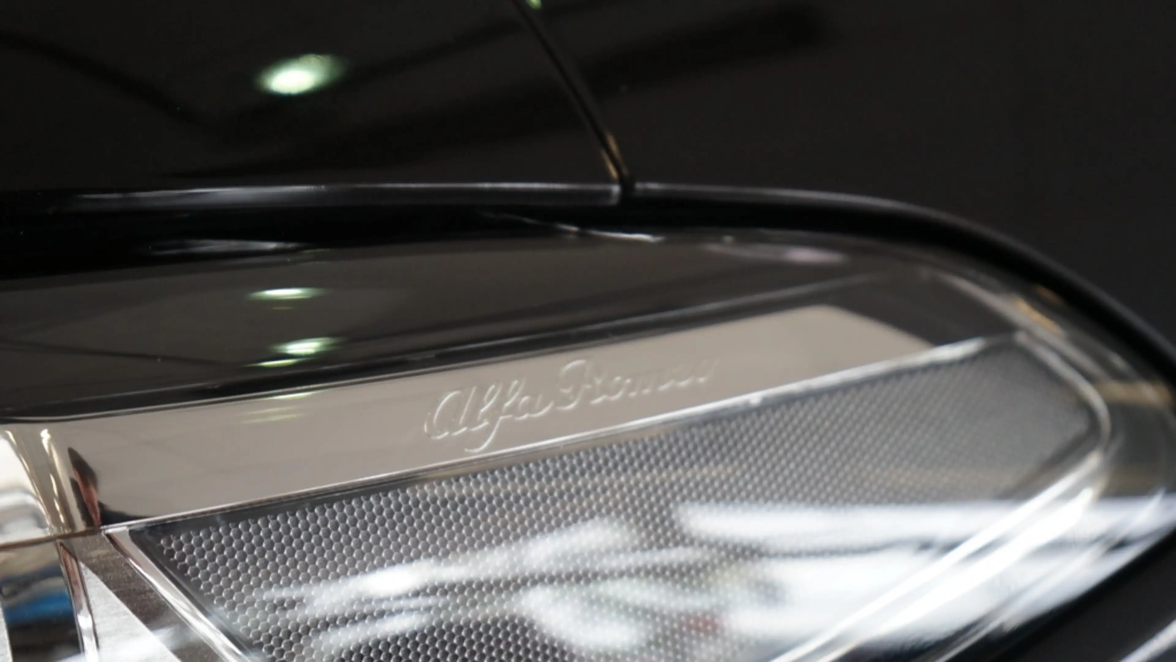 Alfa Romeo Giulia 2.0T TI | Flippers | Leer | H&K | Leder dash | Tre — photo 14
