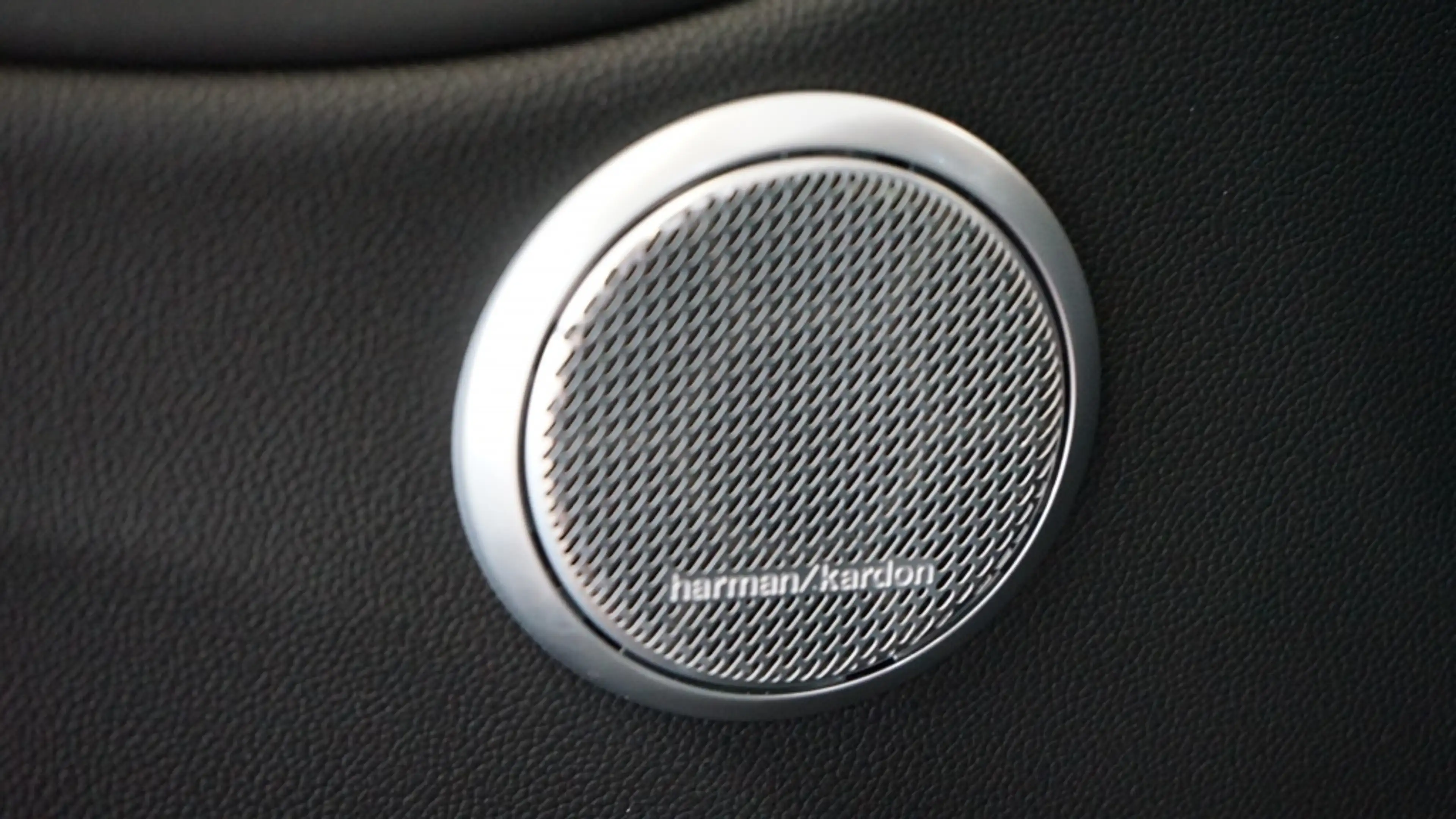 Alfa Romeo Giulia 2.0T TI | Flippers | Leer | H&K | Leder dash | Tre — photo 20