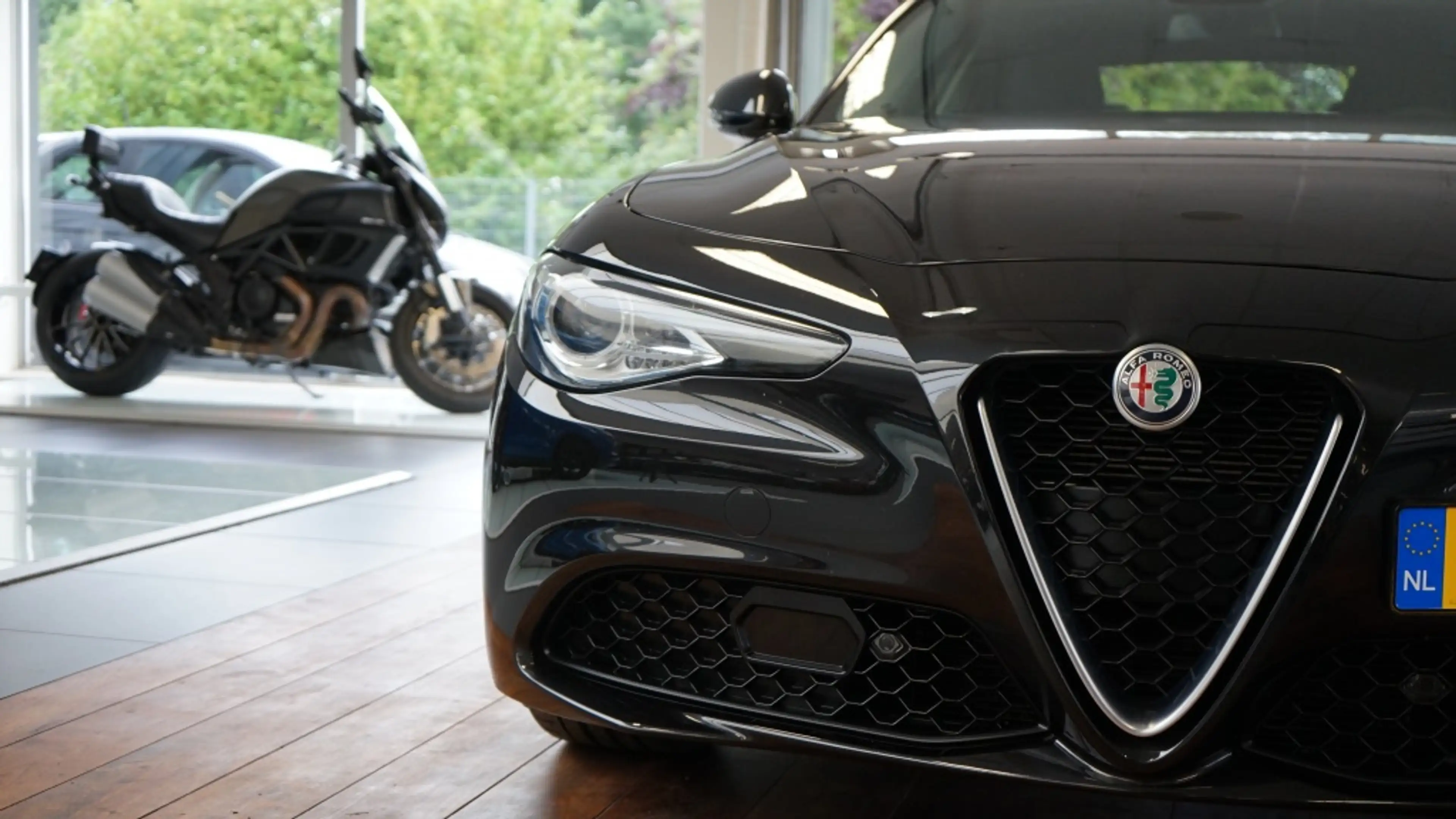 Alfa Romeo Giulia 2.0T TI | Flippers | Leer | H&K | Leder dash | Tre — photo 15