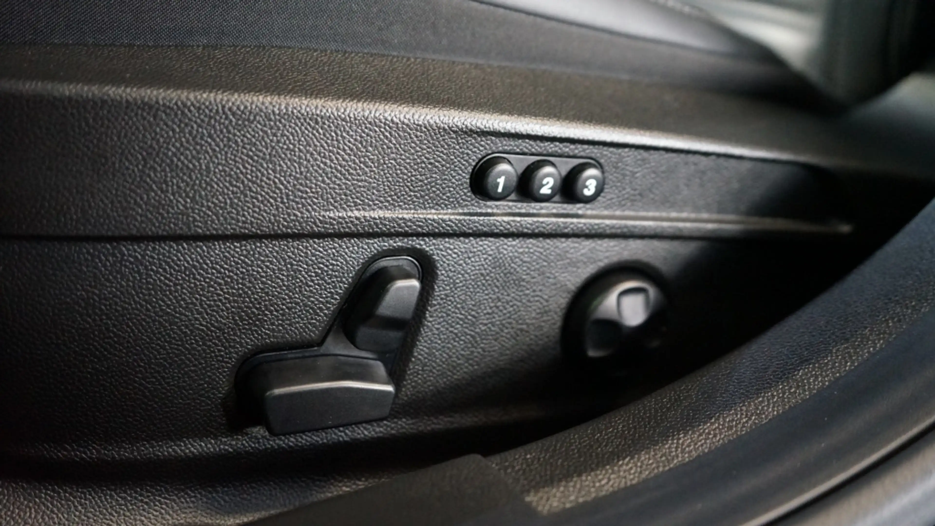 Alfa Romeo Giulia 2.0T TI | Flippers | Leer | H&K | Leder dash | Tre — photo 41