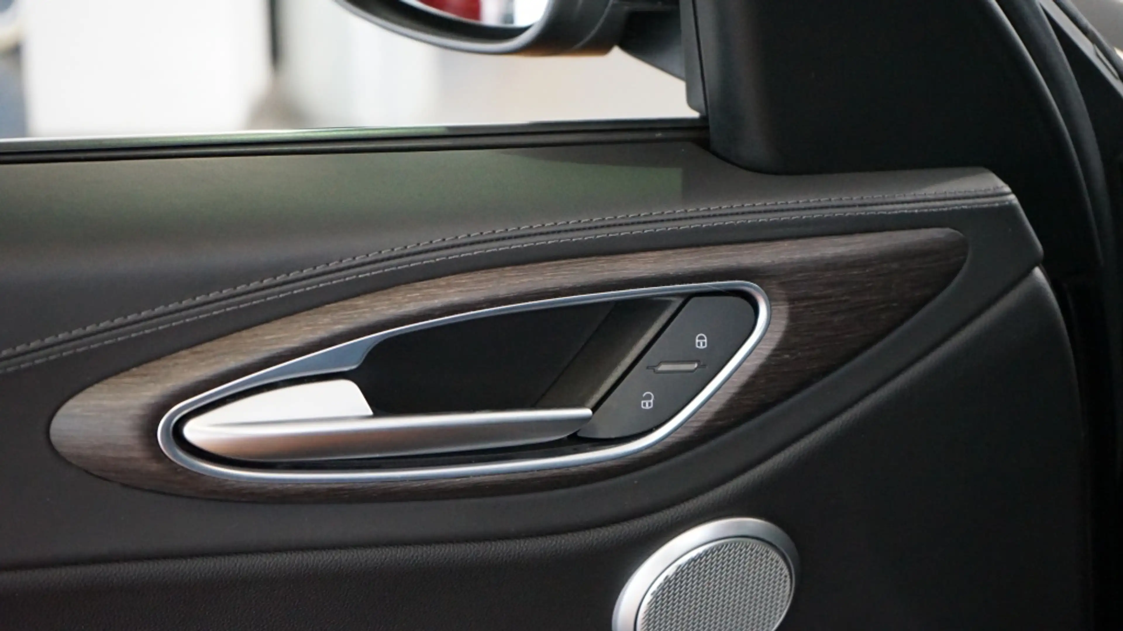 Alfa Romeo Giulia 2.0T TI | Flippers | Leer | H&K | Leder dash | Tre — photo 10