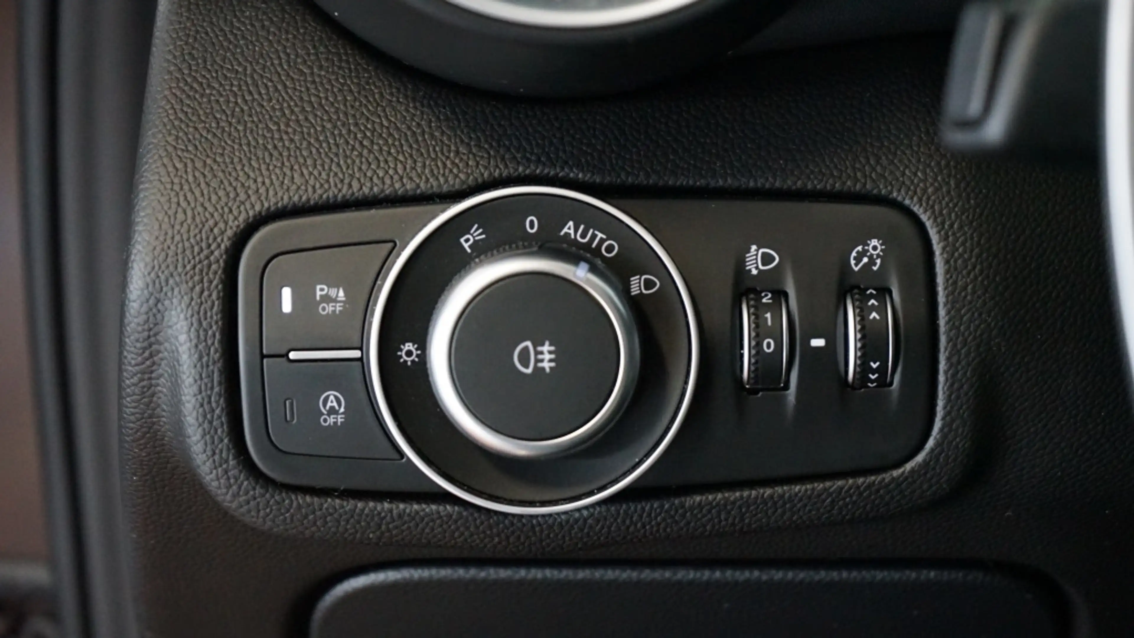 Alfa Romeo Giulia 2.0T TI | Flippers | Leer | H&K | Leder dash | Tre — photo 22
