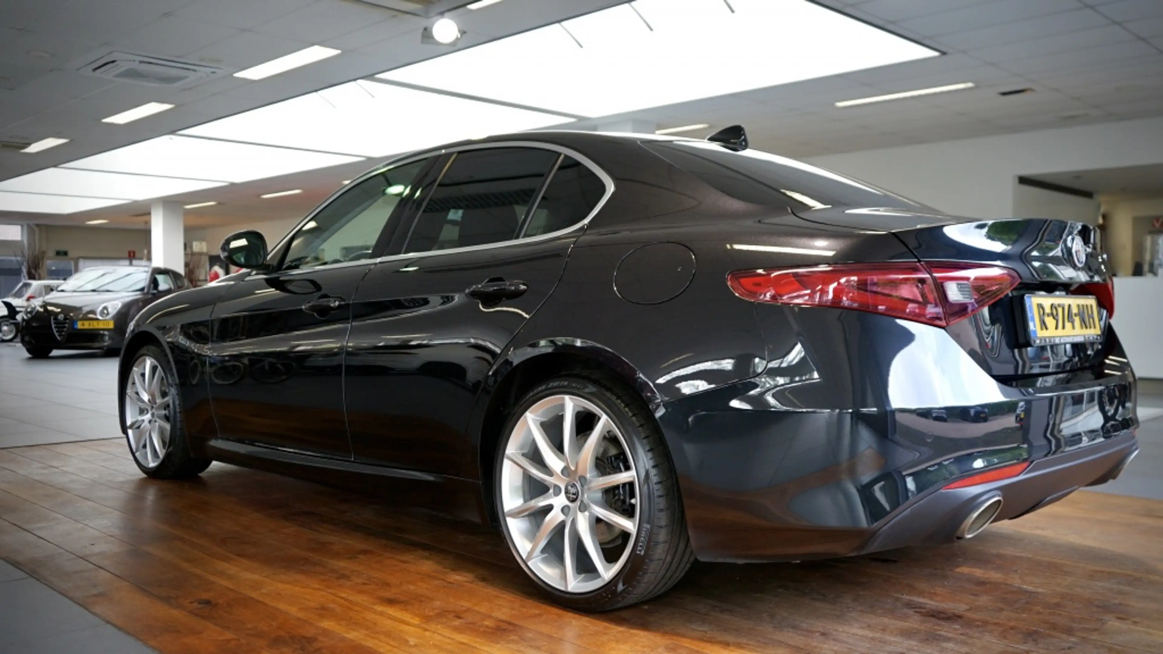 Alfa Romeo Giulia 2.0T TI | Flippers | Leer | H&K | Leder dash | Tre — photo 9