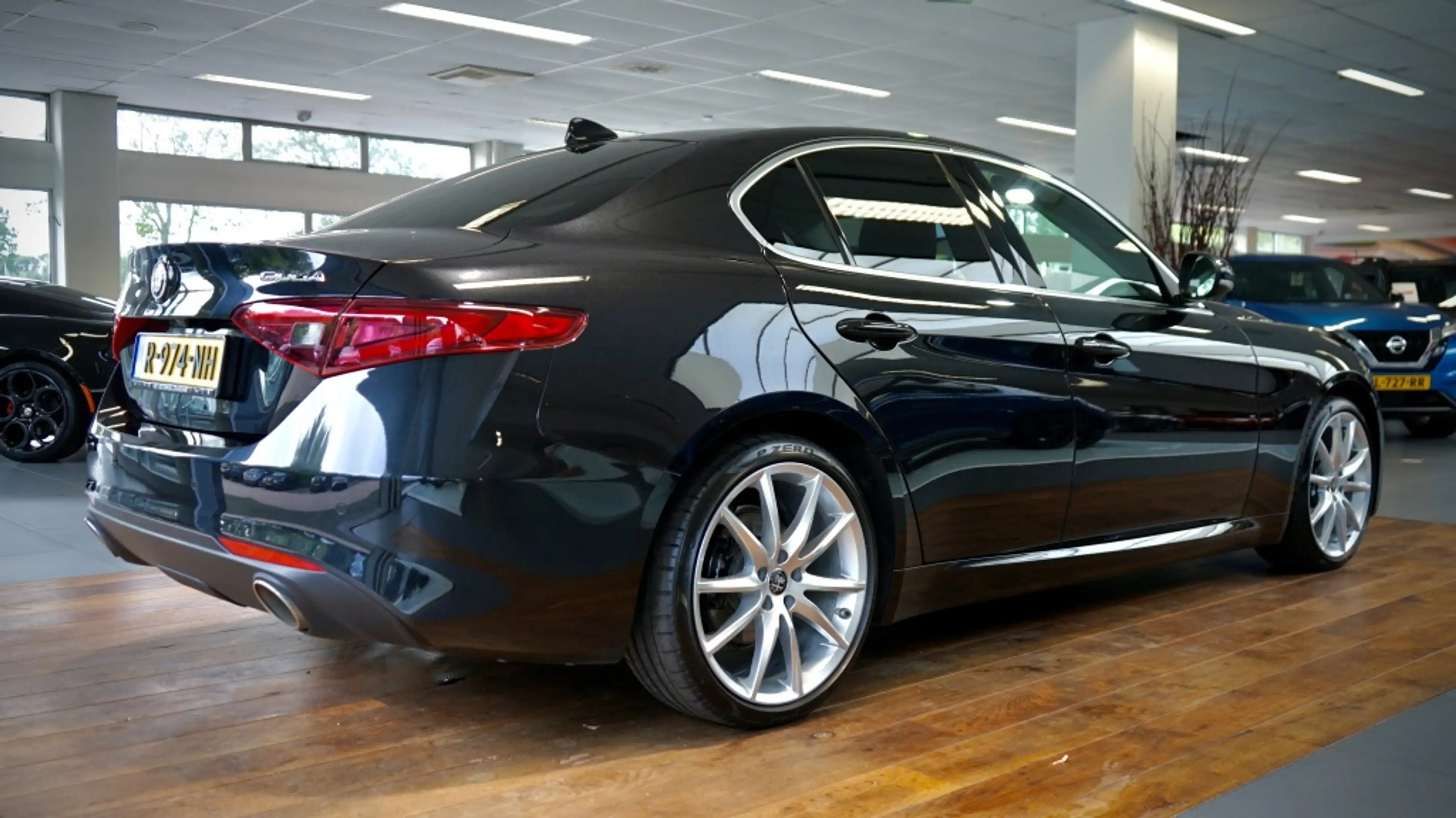 Alfa Romeo Giulia 2.0T TI | Flippers | Leer | H&K | Leder dash | Tre — photo 13