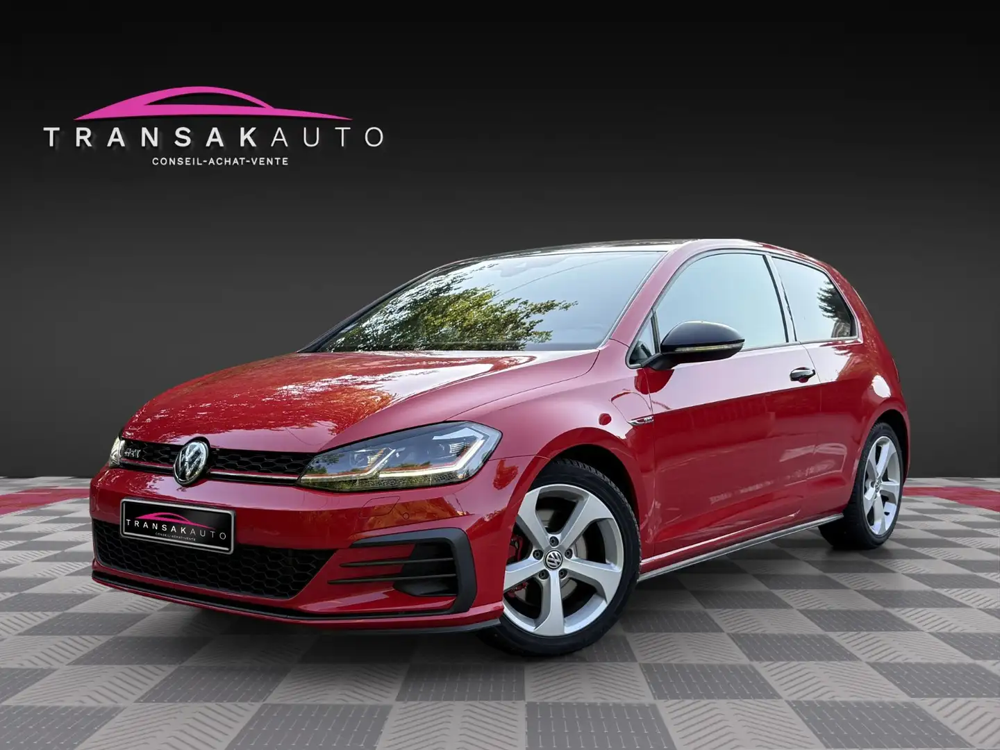 Volkswagen Golf GTI Rouge - 1