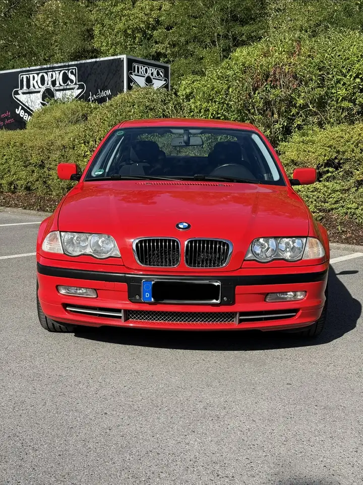 BMW 330i, foto 2