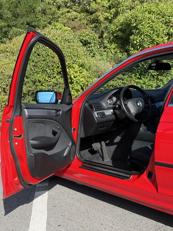 BMW 330i, foto 8