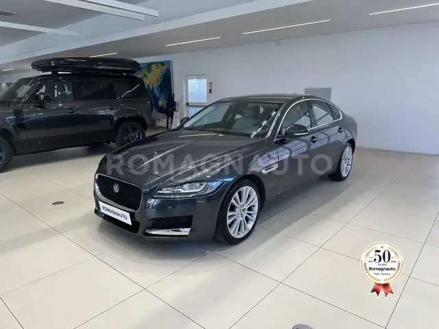 Jaguar XF 2.0 20d 180cv Business Prestige Aut.