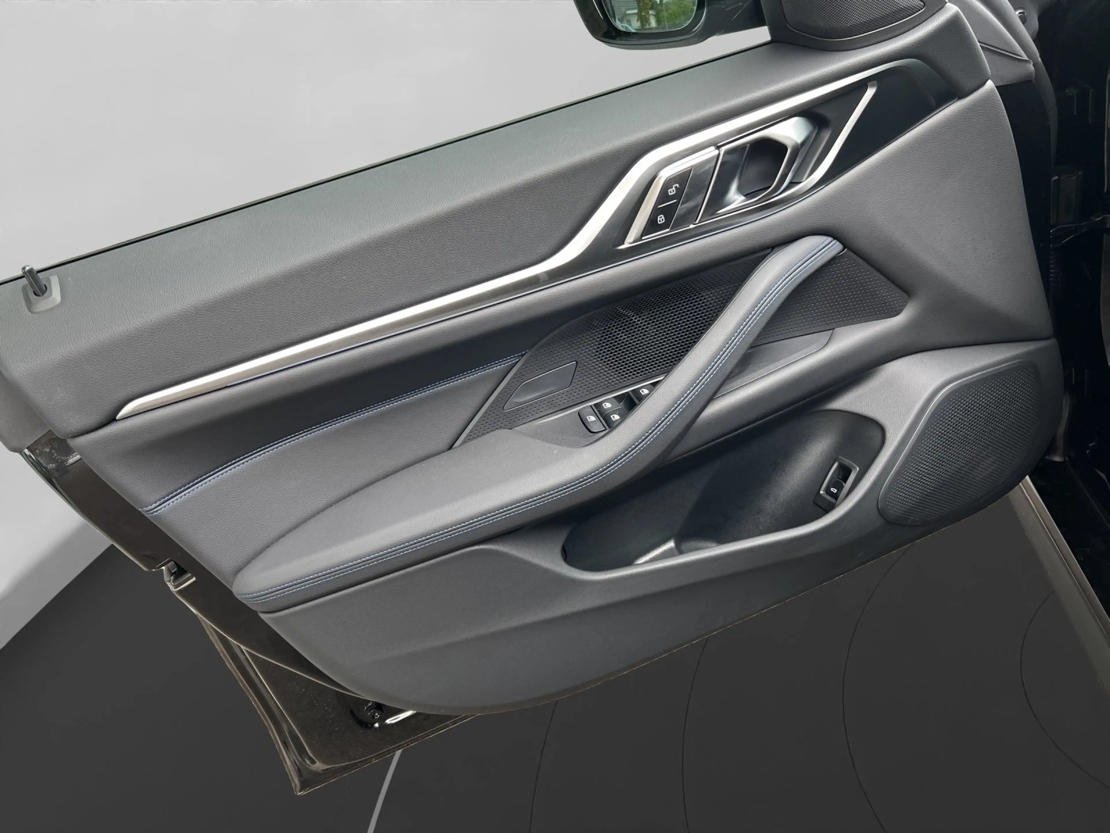 BMW i4 eDrive40 Gran Coupé M Sportpaket AHK HeadUp Drivin — photo 12