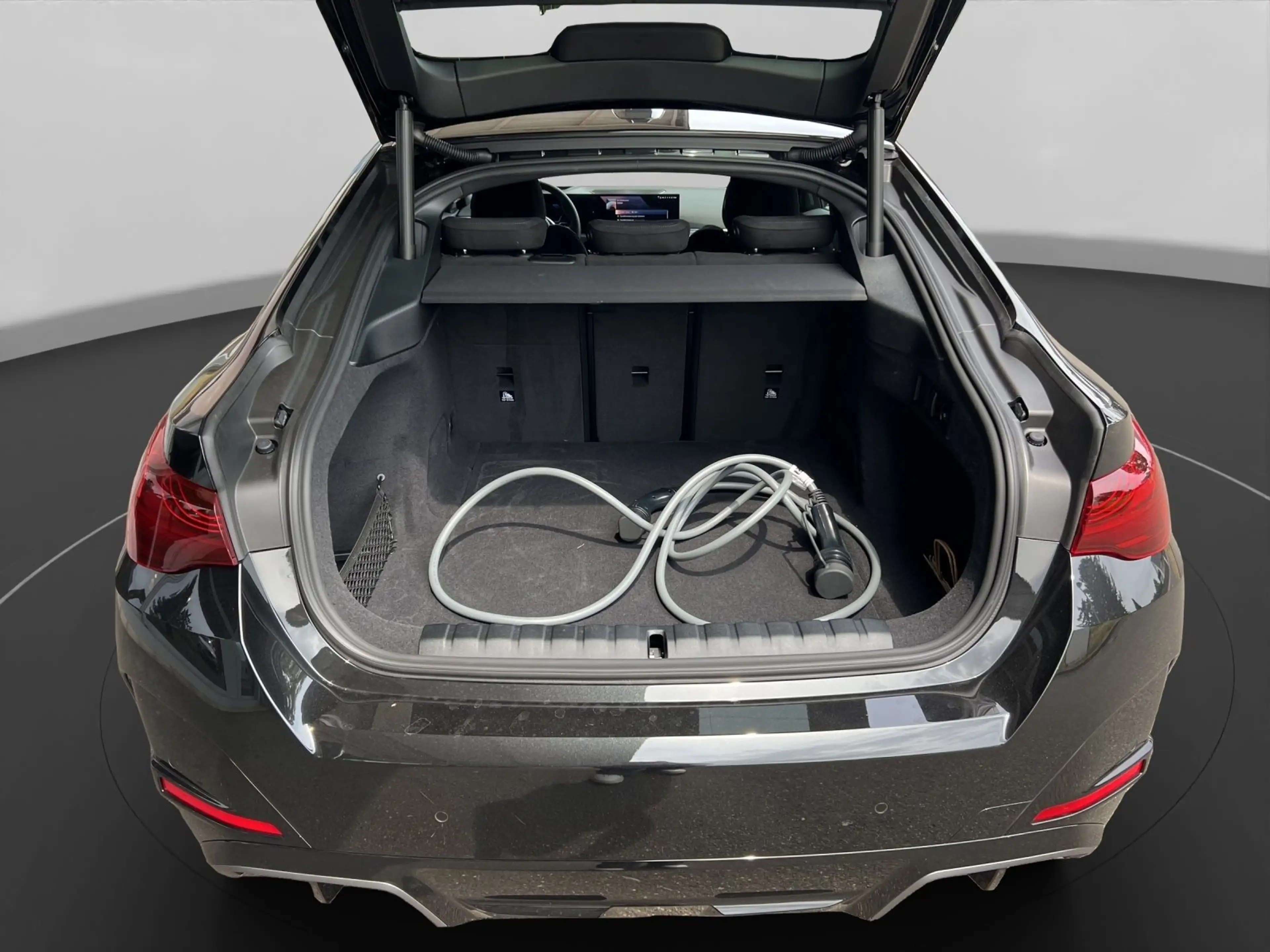 BMW i4 eDrive40 Gran Coupé M Sportpaket AHK HeadUp Drivin — photo 13