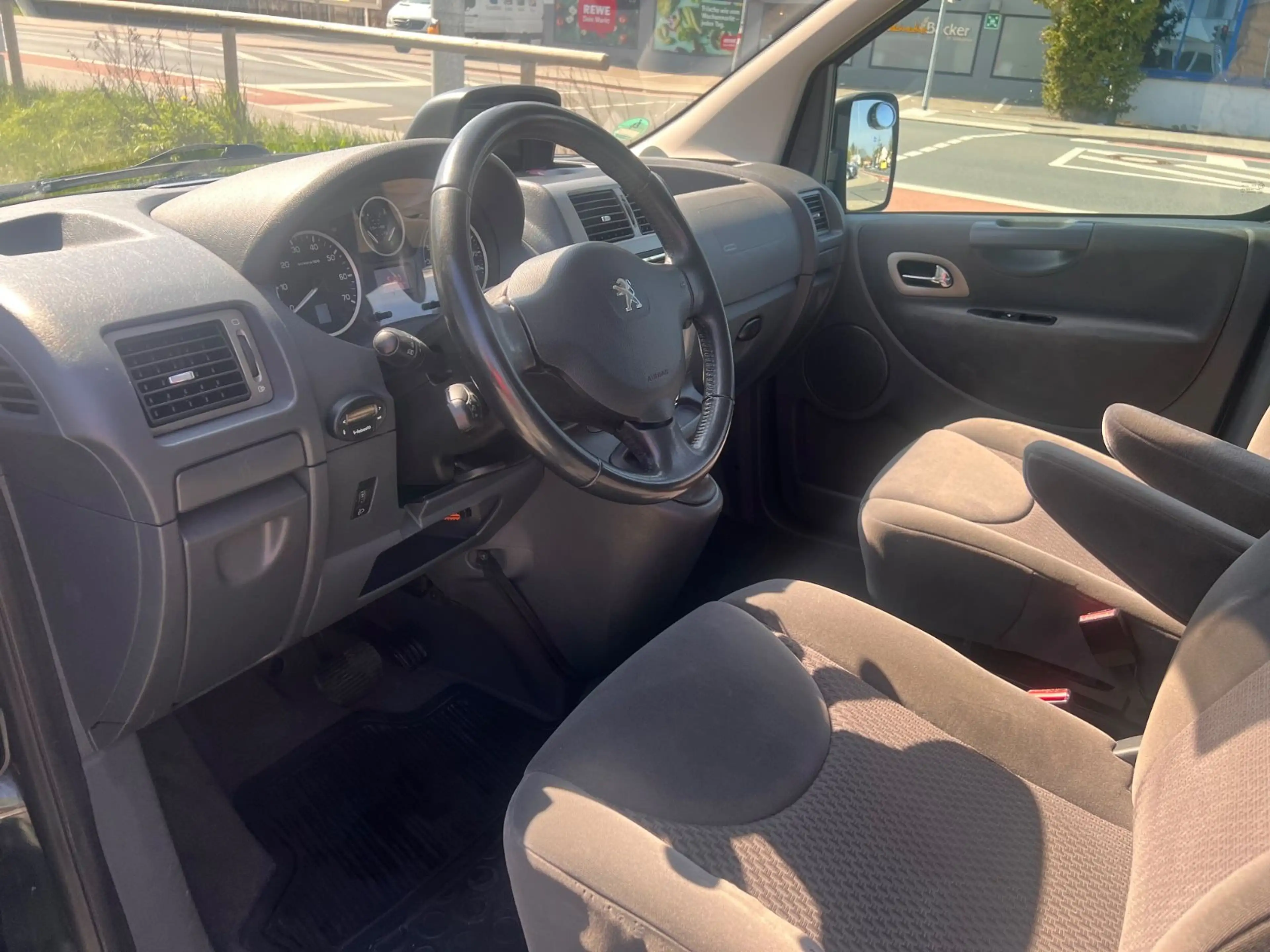 Peugeot Expert L1H1 Allure/Klima/SHZ/ANHK/STHZ — photo 10