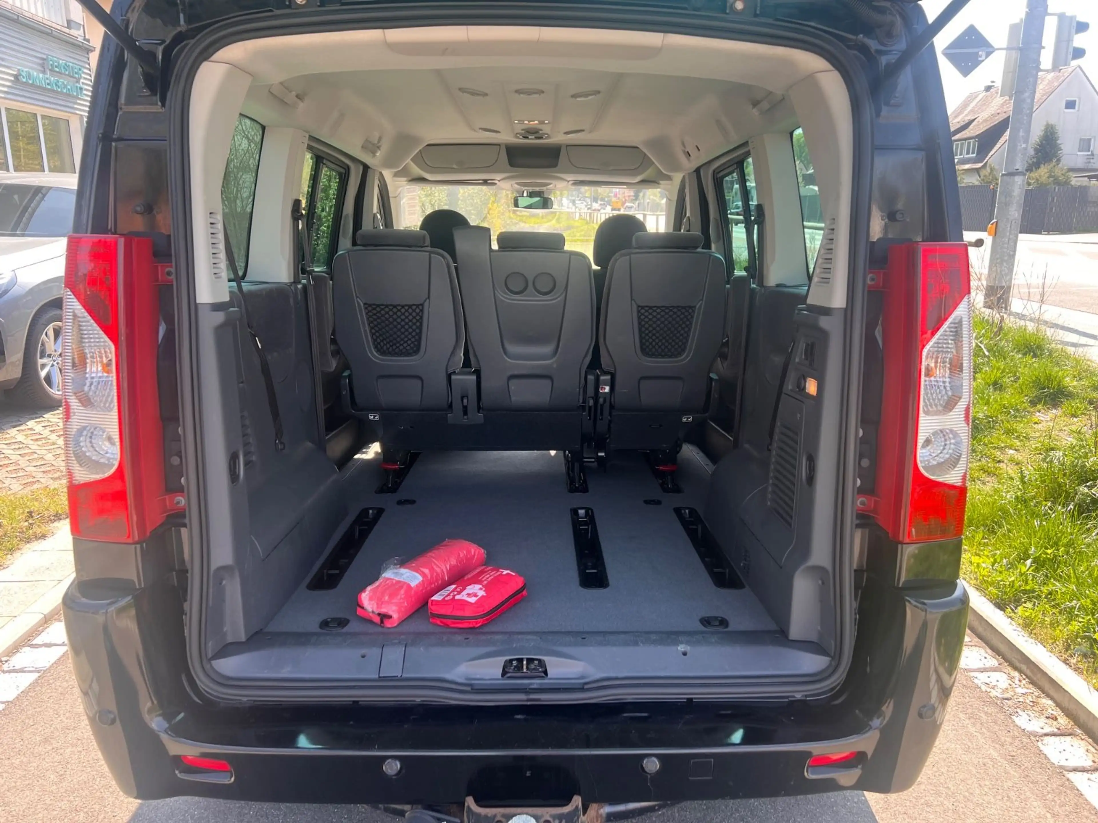Peugeot Expert L1H1 Allure/Klima/SHZ/ANHK/STHZ — photo 4