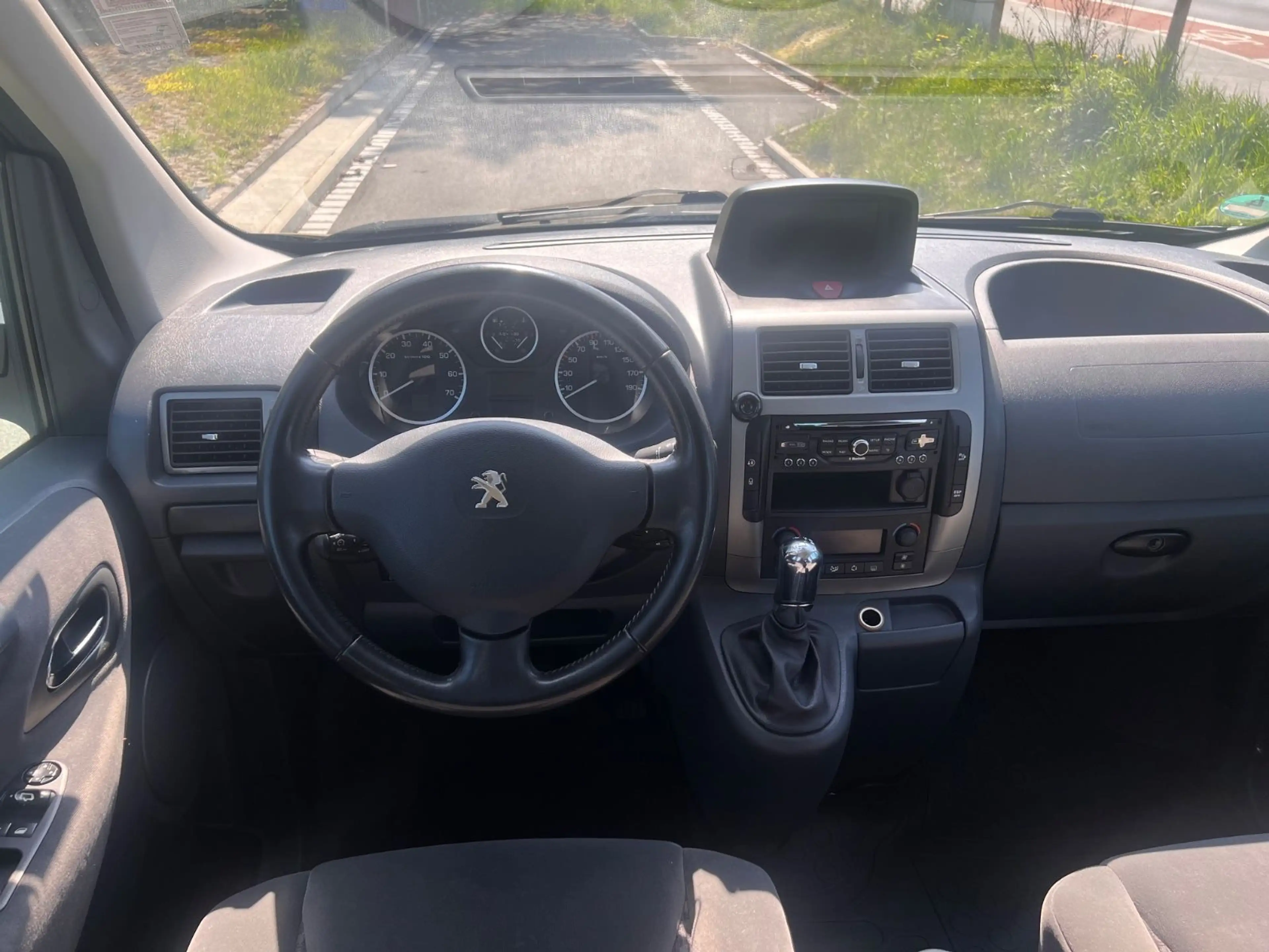 Peugeot Expert L1H1 Allure/Klima/SHZ/ANHK/STHZ — photo 12