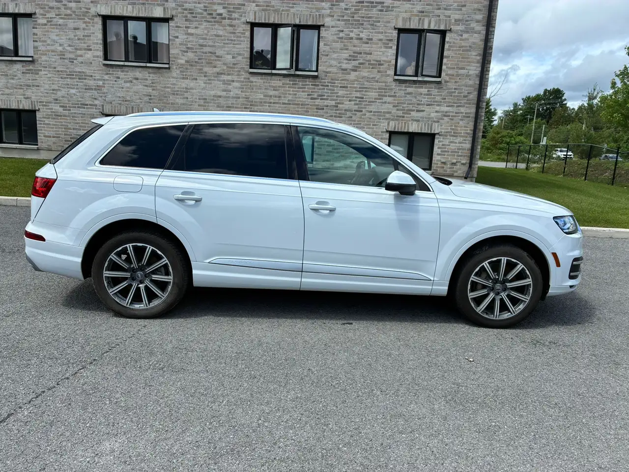 Audi Q7 снимка Audi Q7