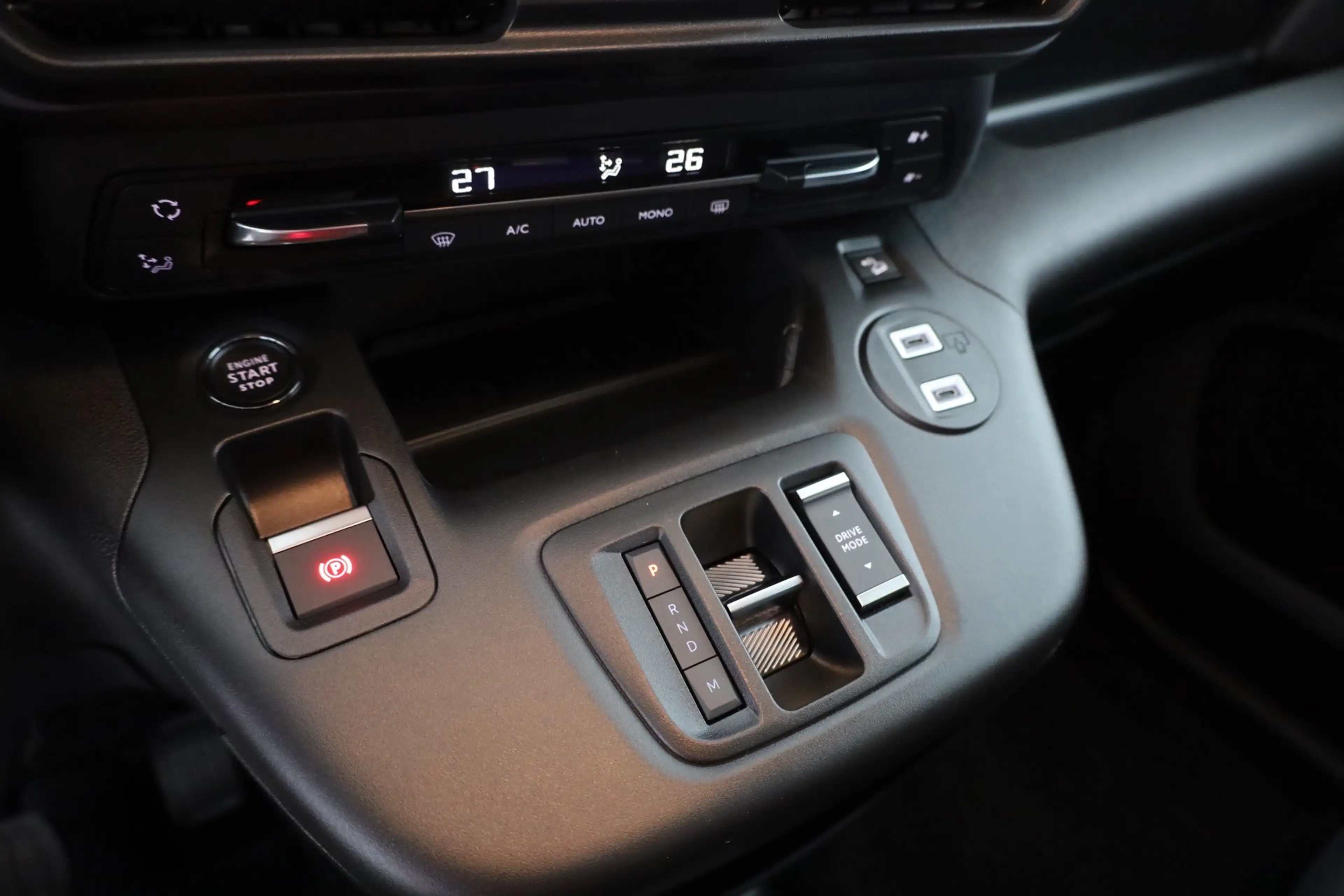 Fiat Doblo Maxi 1.5 BlueHDi Aut. LED Navi 7-Sitzer — photo 13