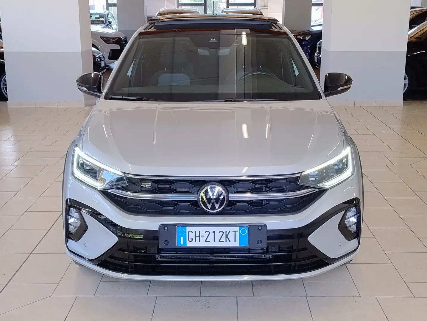Volkswagen Taigo 1.0 tsi R-Line 110cv TETTO CARPALY IQLIGHT Argento - 2