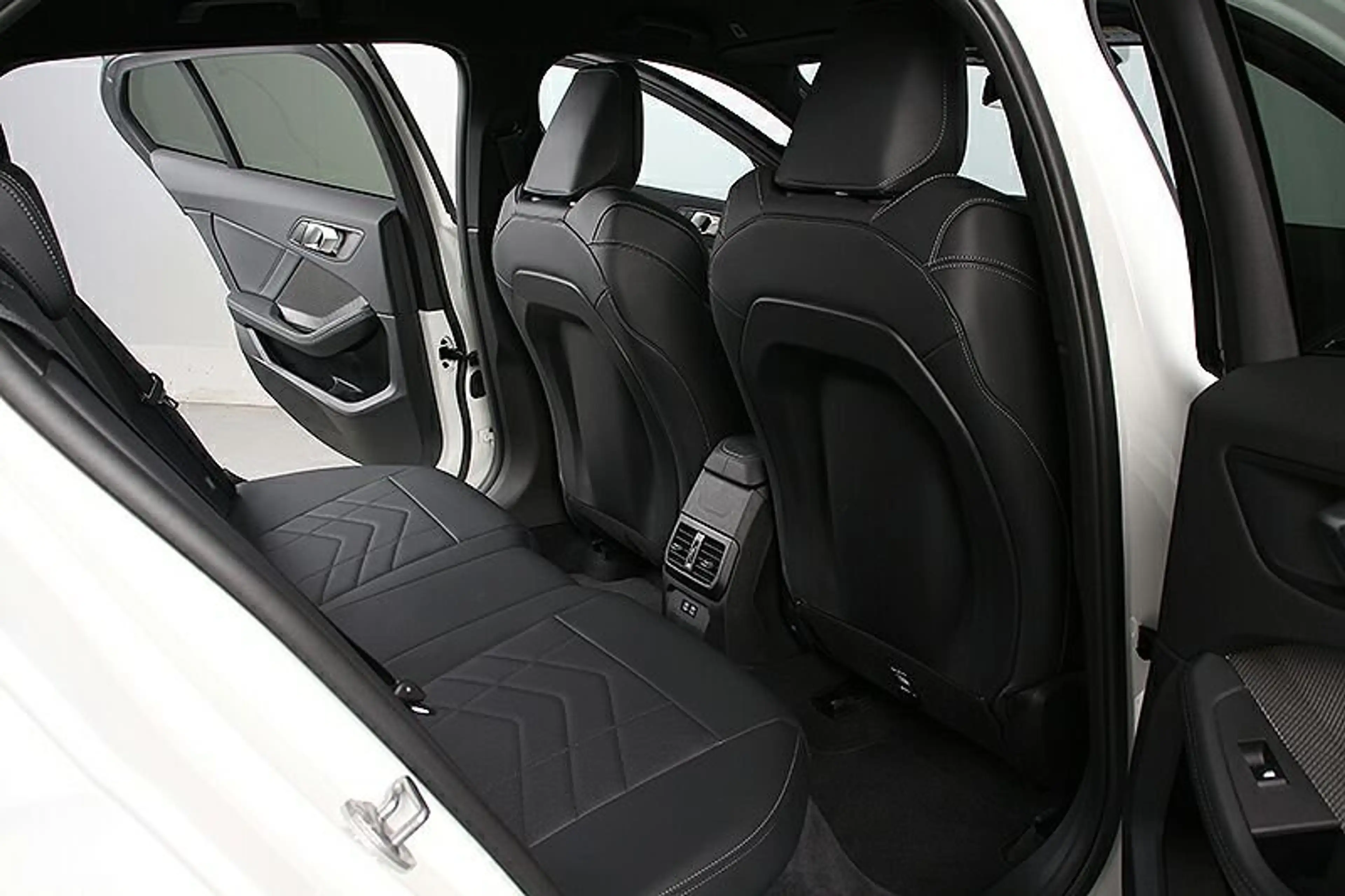 BMW M1 xDr ACC Park+ HuD LED H&K el.Sitze Lenkradh — photo 8