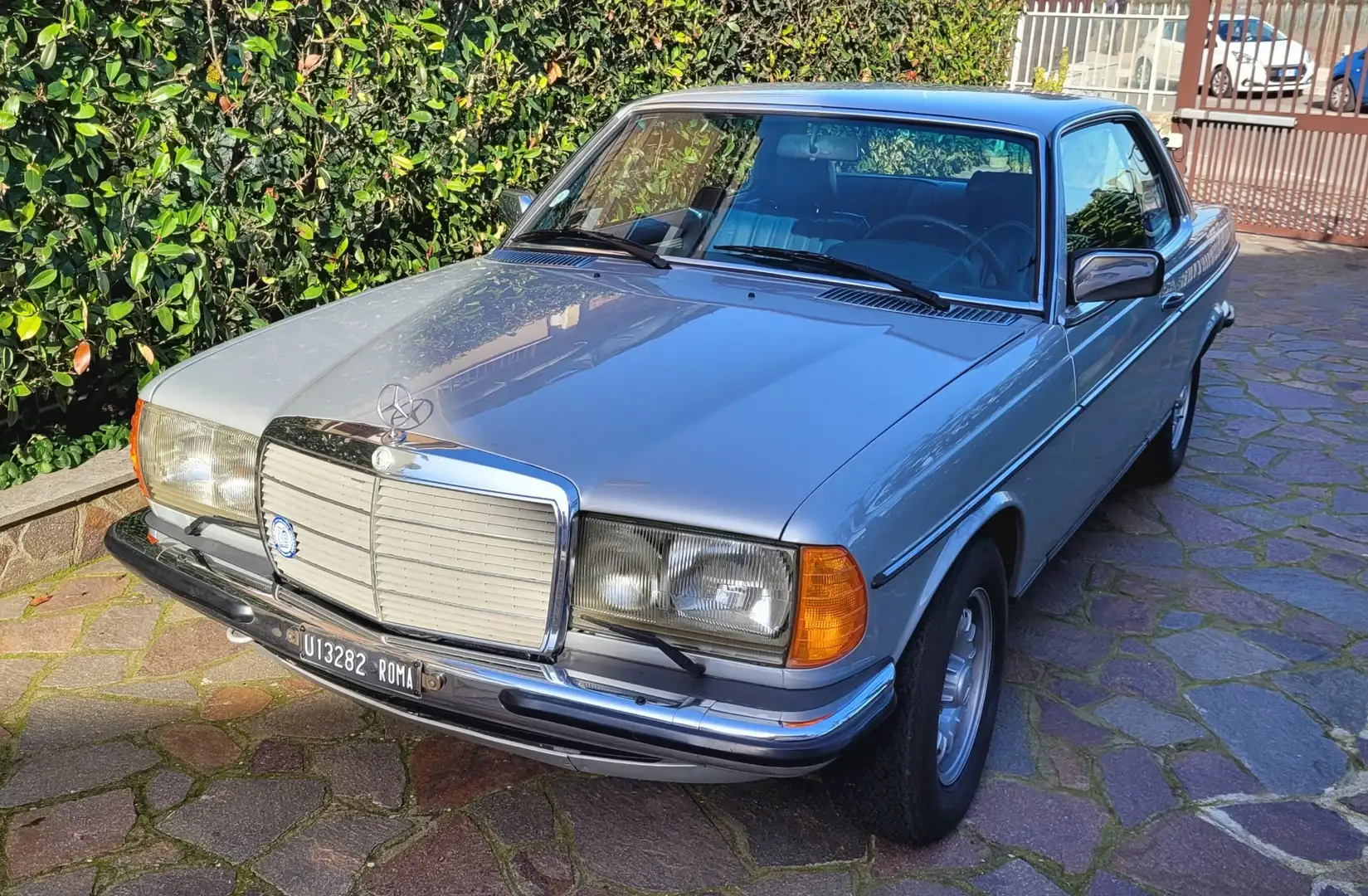 Mercedes-Benz CE 280 - 1